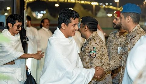 ذوو الشهداء والمصابين من القوات المسلحة اليمنية يصلون إلى المشاعر المقدسة