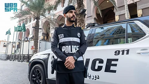 السوار الطبي الذكي لرجال الأمن .. تقنيات معززة بالذكاء الاصطناعي وإنترنت الأشياء
