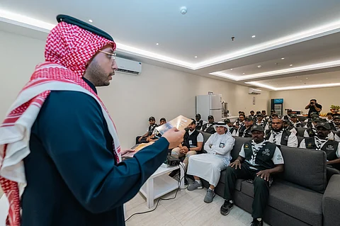 800 كشاف من وزارة الرياضة يشاركون في تنظيم الحشود بالحج.. ودورة تعريفية بمشروع "نحو منى"