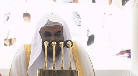 الجهني في خطبة الجمعة بالحرم المكي: أوصي الحجاج بالسكينة والرفق وتجنب الأذى والضرر بالآخرين