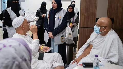 "فريق السعادة".. مبادرات نوعية لوزارة الحج لتحسين تجربة ضيوف الرحمن