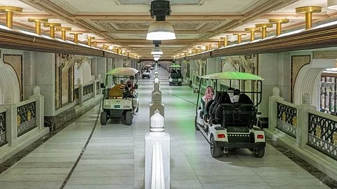 الخثلان: يجوز الطواف والسعي بسيارات القولف دون عذر.. والمشي أفضل