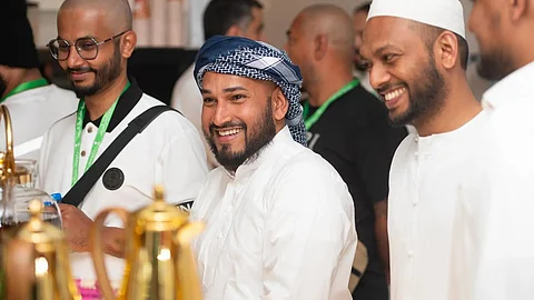 ابتسامات تُضيء الوجوه.. "ضيوف خادم الحرمين": نعيش فرحة العمر وسط كرم الضيافة ورحابة الاستقبال