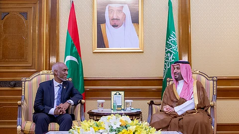 الديوان الملكي بقصر منى.. ولي العهد يلتقي رئيس المالديف ويستعرضان أوجه العلاقات وآفاق التعاون