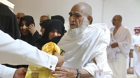 أمانة الطائف تُشرك 130 متطوعًا في مبادرات خدمة الحجاج بالمنافذ والمواقيت والمشاعر