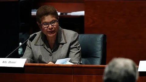 رئيسة بلدية لوس أنجلوس كارين باس