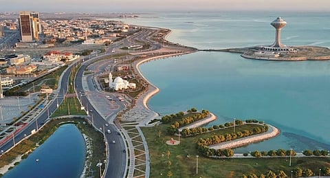 الدمام تسجّل أعلى حرارة في المملكة بـ47 مئوية.. وأبها الأبرد ليلًا