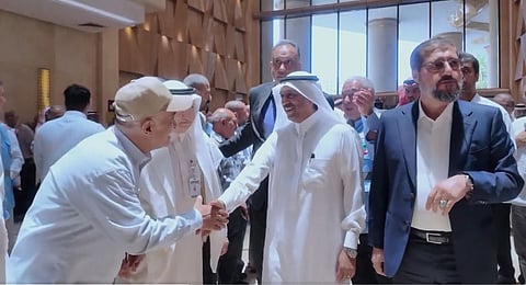 نائب وزير الحج يتفقد مقارّ إقامة الحجاج الإيرانيين بمكة ويبحث ترتيبات عودتهم