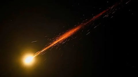 في تصعيد متواصل.. صفارات الإنذار تدوي في إسرائيل.. وإيران تفعل دفاعاتها الجوية