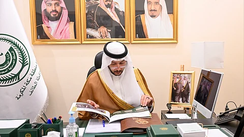 محافظ الطائف يتسلّم التقرير الختامي لأعمال إدارة المساجد والدعوة والإرشاد لموسم الحج