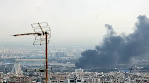 رغم التهديدات.. إسرائيل تعلن "تخفيف القيود" بعد تراجع الهجمات الإيرانية