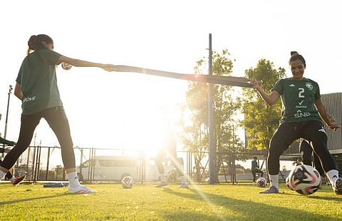 لخوض التصفيات المؤهلة لكأس آسيا 2026.. أخضر السيدات يواصل تدريباته في تايلاند