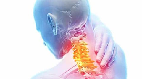 لتفادي آلام الكتف والرقبة.. الخضيري ينصح بتعديل وضعية النوم والوسادة