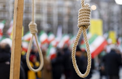 تفاصيل القصة.. إيران تنفذ حكم الإعدام بحق جاسوس للموساد