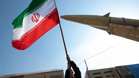 إيران تحتفل بـ"النصر على إسرائيل".. ووقف إطلاق النار يدخل حيّز التنفيذ