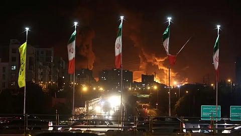 حريق هائل بمستودع نفطي بشهران في طهران بعد هجوم إسرائيلي بتاريخ 17 يونيو