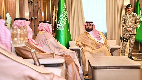 أمير جازان يشيد بجهود "السعودية للقهوة" في تمكين المزارعين وتعزيز صناعة البن