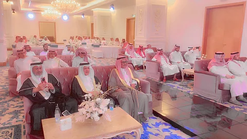 بالصور.. ابتدائية الإمام البخاري تُكرّم معلميها المتقاعدين بعد 32 عامًا من العطاء