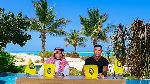 بشعار "النصر إلى الأبد".. القائد التاريخي كريستيانو رونالدو يجدد علاقته مع النصر حتى 2027