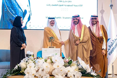 أمير الشرقية يكرم صندوق تنمية الموارد البشرية خلال حفل تخريج الأكاديمية السعودية "زادك"