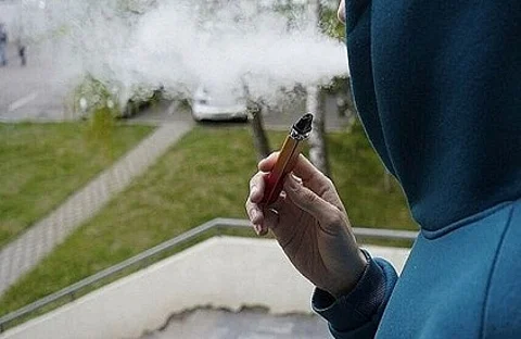 قد تُفرض قيود على تداولها.. دراسة: اكتشاف تركيزات عالية من معادن سامة في السجائر الإلكترونية وحيدة الاستخدام