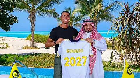 صحف ومواقع عالمية تتفاعل بشكل كبير مع تجديد النصر لعقد كريستيانو رونالدو