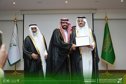 الأمير مشعل يُدشِّن جائزة التميز ويُطلق أول فريق كشافة لذوي الإعاقة السمعية في حفل تخرُّج تاريخي