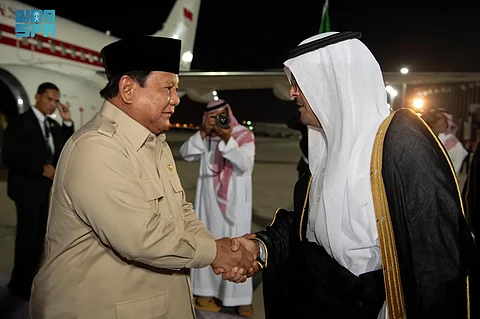 الأمير سعود بن مشعل مستقبلًا رئيس إندونيسيا برابوو سوبيانتو