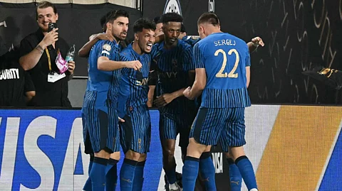 "فيفا": فوز الهلال على مانشستر سيتي مذهل وتاريخي