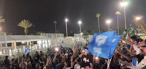 جماهير الهلال تحتفل بالتأهل لربع نهائي كأس العالم للأندية وتُشعل أورلاندو بالنشيد الوطني السعودي