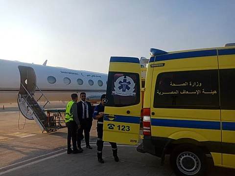 في حالة صحية حرجة .. نقل مواطن من القاهرة للمملكة عبر طائرة إخلاء طبي جوي