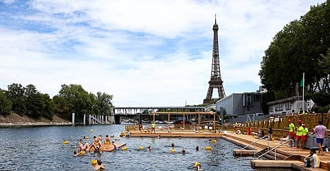 فرنسا.. إعادة السباحة بنهر السين لأول مرة منذ 102 عام