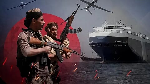 اليمن تتهم الحوثيين بمحاولة اختطاف سفينة قبالة الحديدة واشتعال النيران بعد هجوم بزوارق مفخخة
