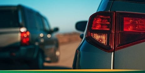 المرور يحذّر قائدي المركبات: أخطاء شائعة عند التجاوز تهدد السلامة المرورية