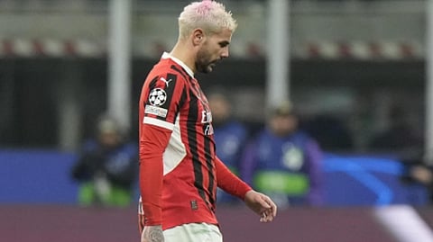 ثيو هيرنانديز لاعب  نادي ميلان الإيطالي