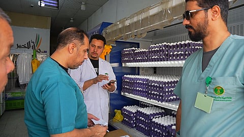 بيئة الرياض تغلق 23 محلًا وتتلف 6 أطنان دواجن مخالفة ضمن حملة رقابية لحماية المستهلك