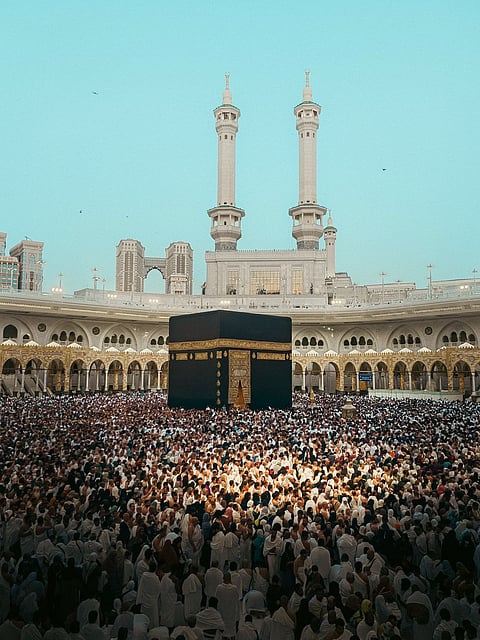 "ابن مكة".. محمد الدهاسي يوثق روحانية الحرم المكي بعدسته منذ أكثر من 10 أعوام