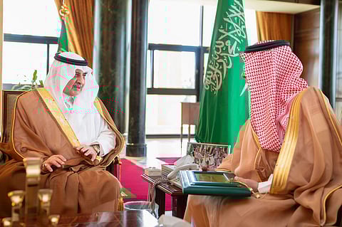 أمير تبوك يطّلع على التقرير الشامل لأداء إدارة التعليم بالمنطقة