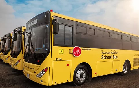 حافلات التقل المدرسي