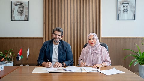 جمعية الصحفيين الإماراتية تعقد شراكة استراتيجية مع شبكة "ميديا فيرس" للذكاء الاصطناعي لتعزيز الابتكار الإعلامي والتدريب المهني