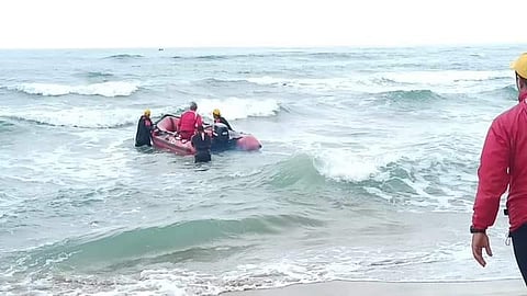 لليوم الثالث.. جهود مكثفة في إندونيسيا للعثور على سعودي جرفته الأمواج