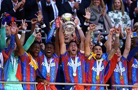 "اليويفا" يقصي كريستال بالاس من الدوري الأوروبي بسبب تعارض الملكية