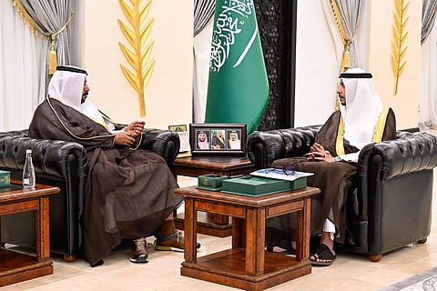 محافظ الطائف يلتقي رئيس الغرفة التجارية ويطّلع على تقرير الفرص الاستثمارية