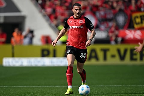 رغم اهتمام ميلان ويوفنتوس .. تشاكا يقترب من نيوم مقابل 15 مليون يورو