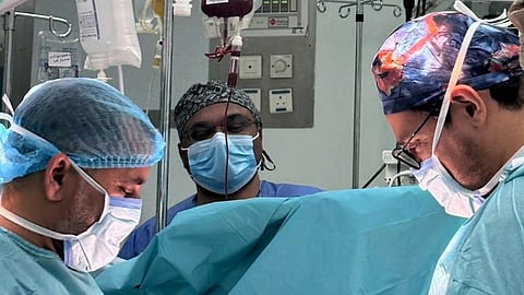 مدينة الملك سعود الطبية تنقذ مريضًا مصابًا بإصابة نافذة في القلب والرئة