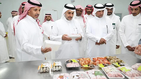 نائب وزير "البيئة" يتفقد مشاريع المنظومة في تبوك ويلتقي المواطنين والمزارعين