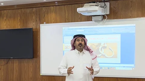 سماء شباب ينفّذ برنامجاً توعوياً لطلاب الأفلاج حول مخالفات النشر الإلكتروني وجرائم المعلوماتية
