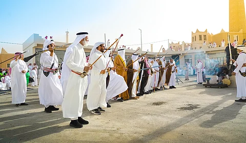 أمسية شعبية تُعيد إحياء ألحان العرضة والفنون الجبلية في النماص