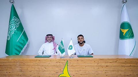 الخليج يوقّع رسميًا مع المهاجم النرويجي جوشوا كينغ ويُعزز صفوفه بالحارس موريس وماجد كنبة