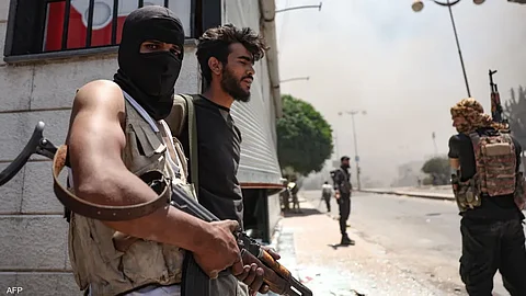 أسفرت الاشتباكات عن مقتل أكثر من 900 شخص